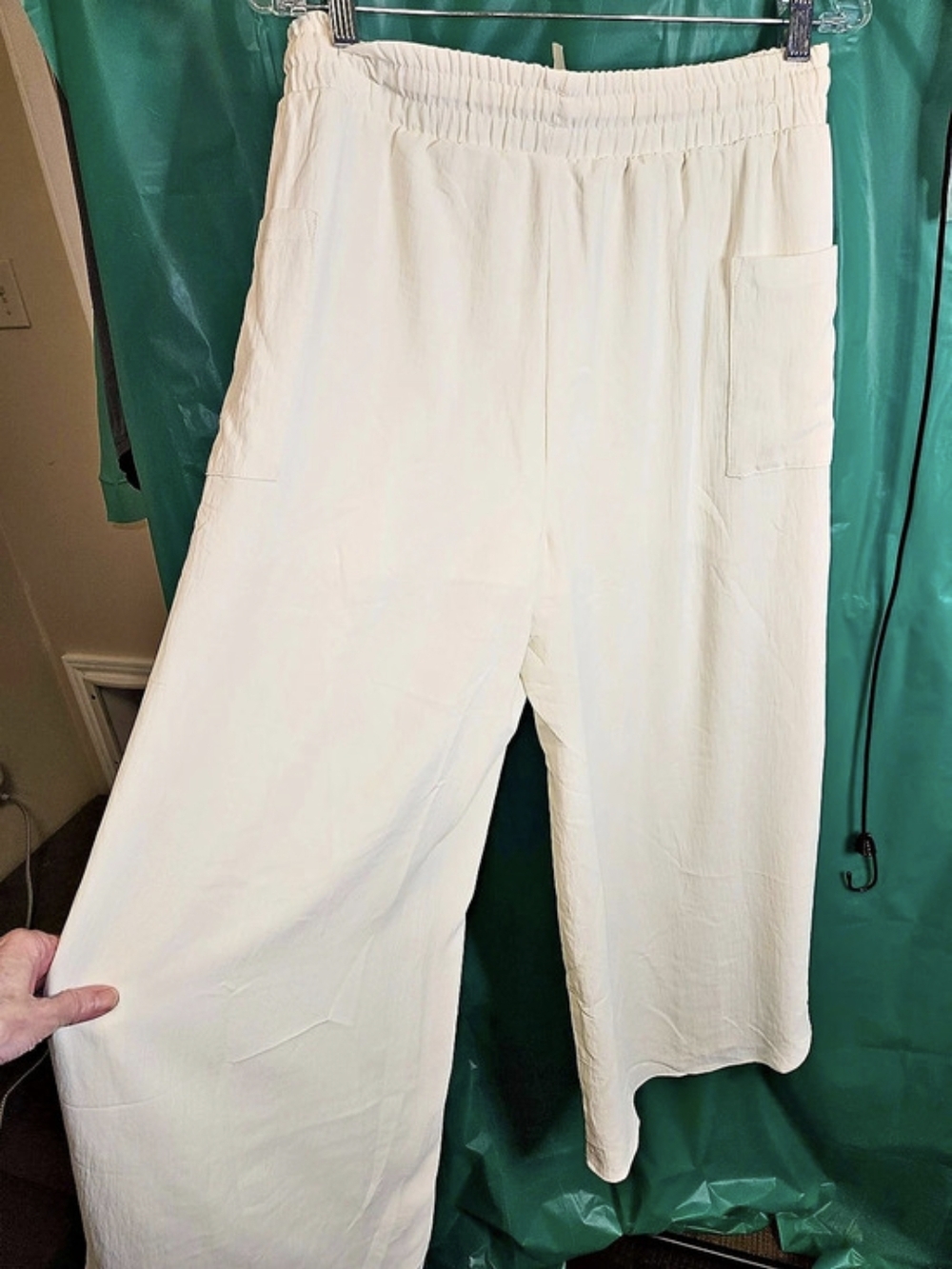 Helara Wide Leg Pants in White Size Medium Like New
